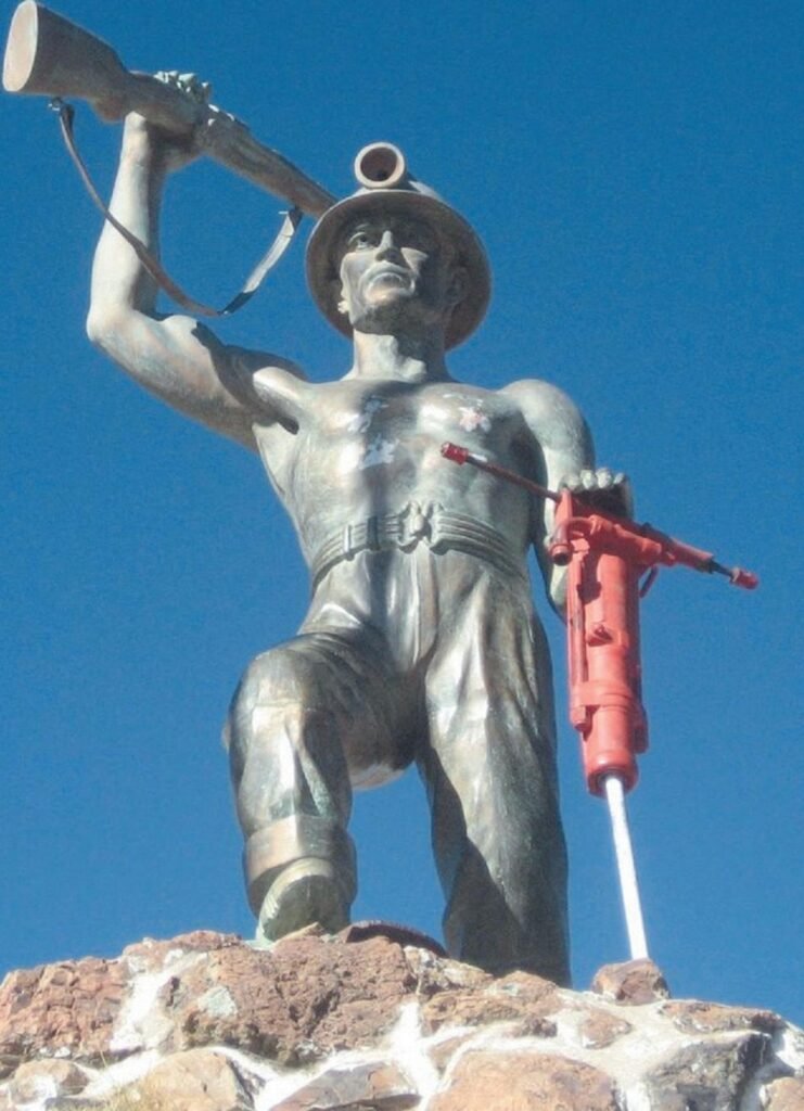 monumento al minero en siglo xx monumento al minero en siglo xx